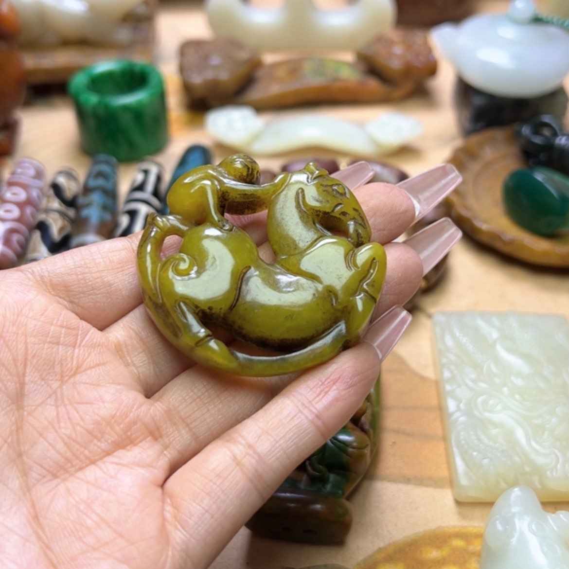 【闪购商品】蛇纹石玉颈饰未镶嵌