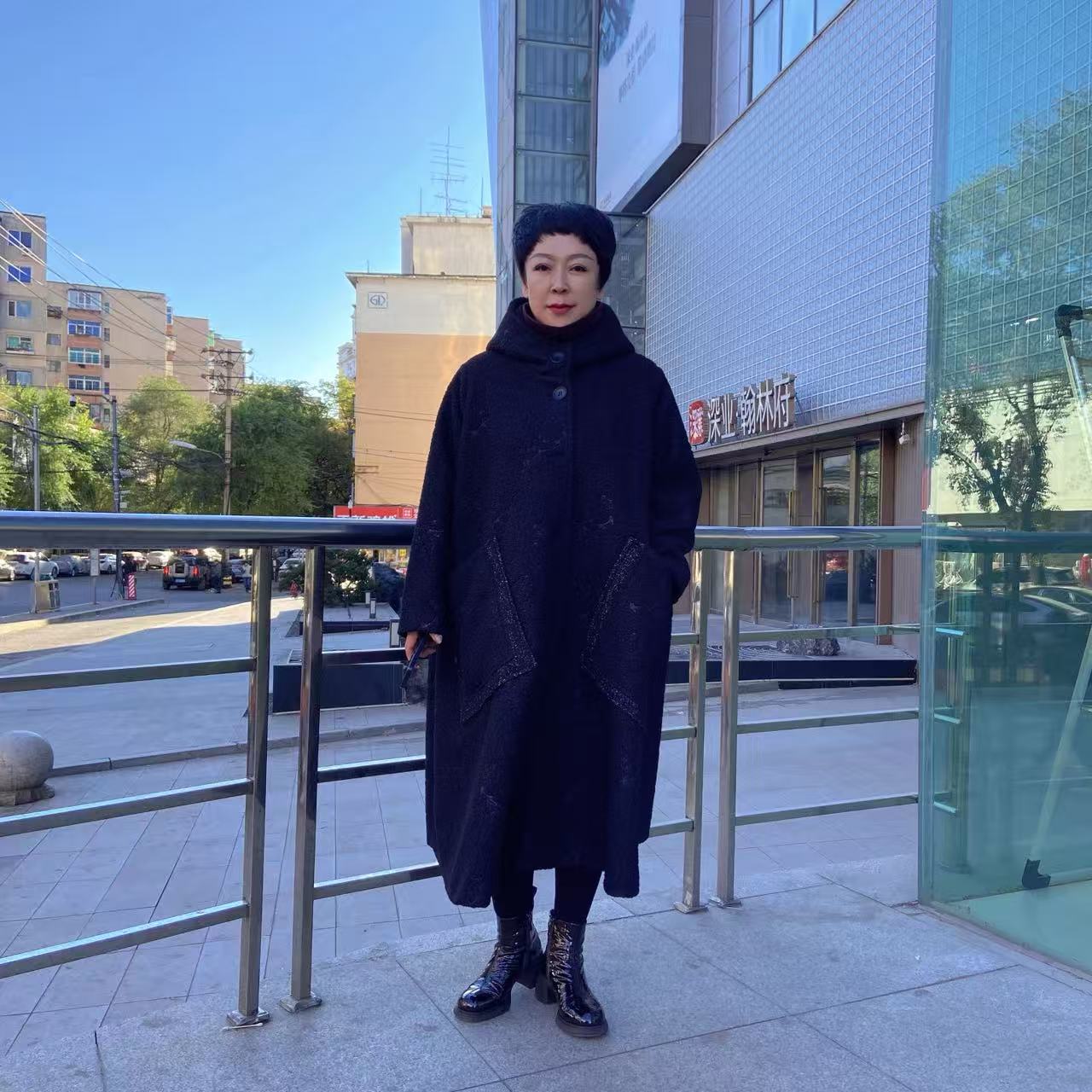 【雅洁服饰】2516中长款女连帽休闲长款直下摆针织宽松大衣毛呢外套