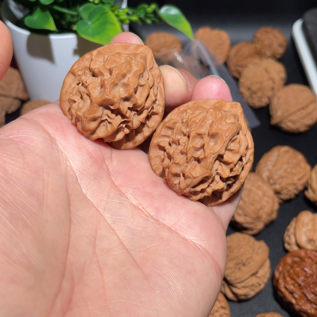 文玩核桃把件38龙鳞纹