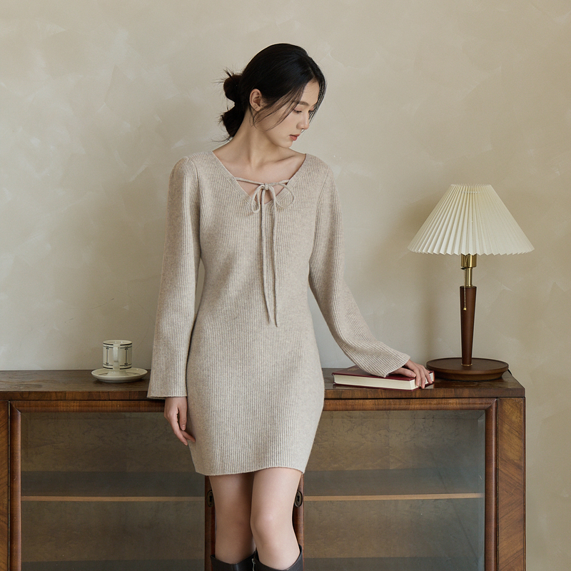 【秋冬上新】AIRIQI都市毛织X型连衣裙AH44LQ267