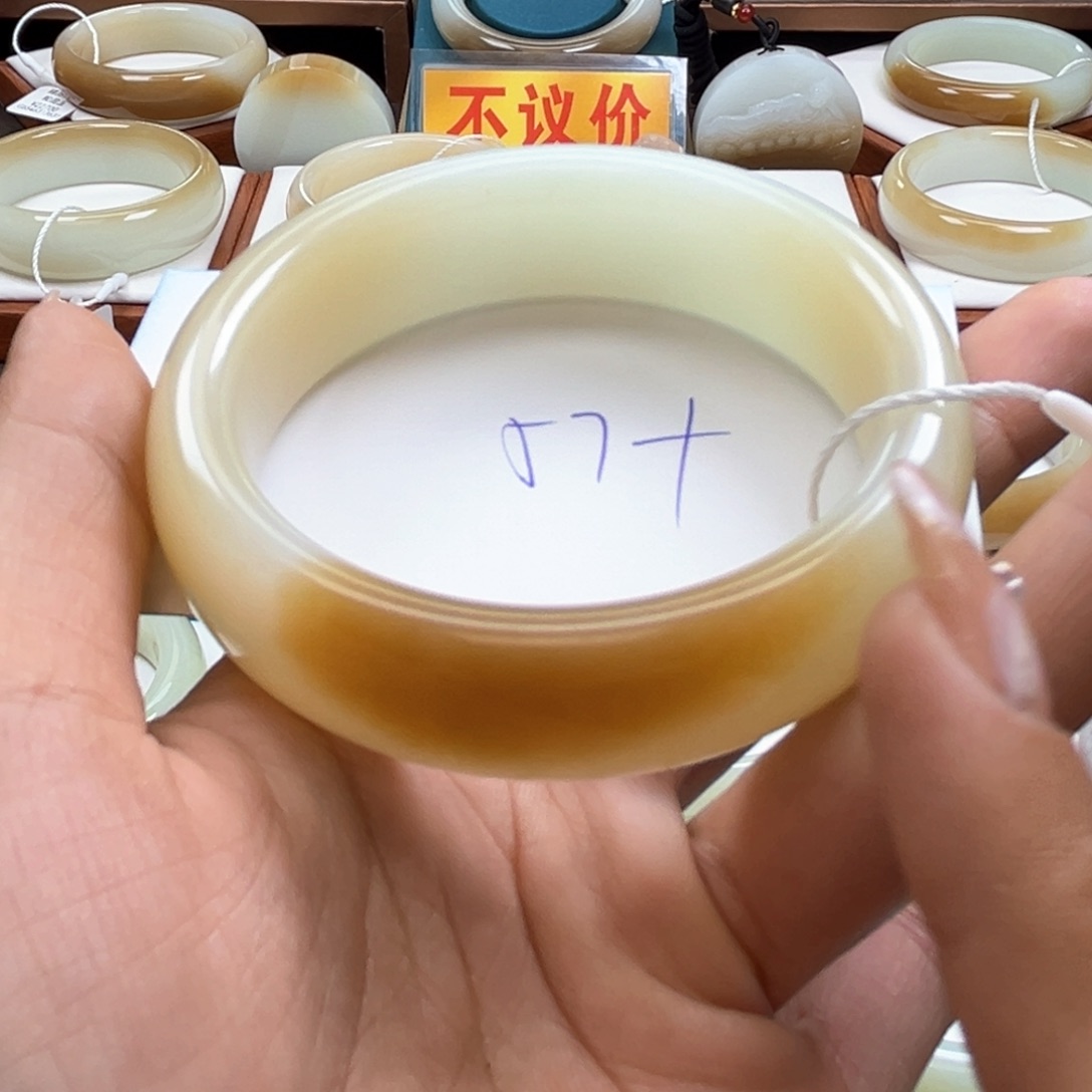 未镶嵌手镯和田玉