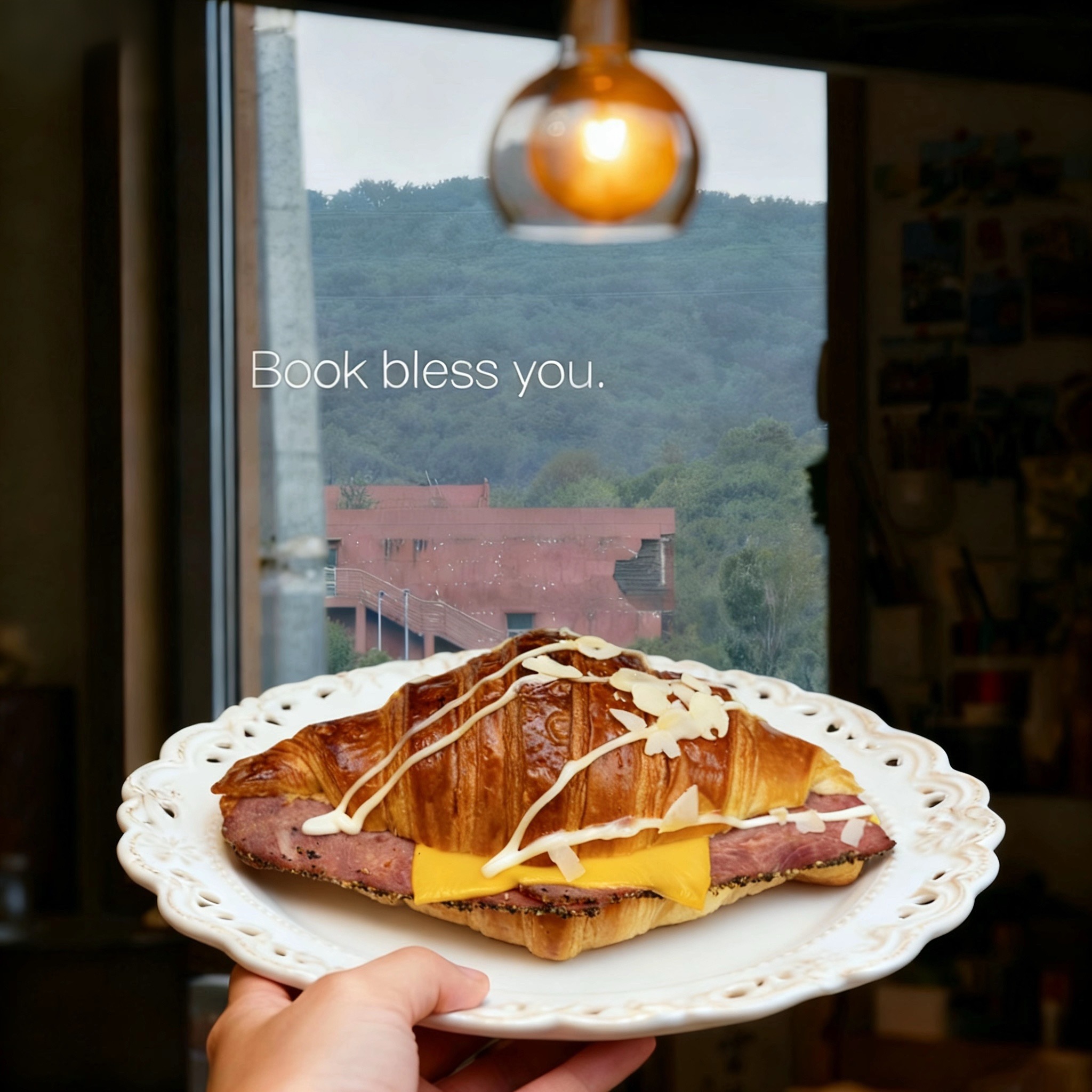 芝士沙拉牛肉可頌麵包(當日烤製)