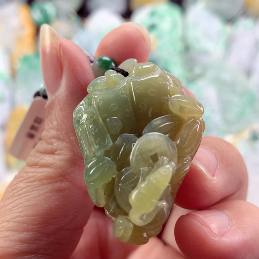 【闪购商品】翡翠吊坠(不含链)未镶嵌