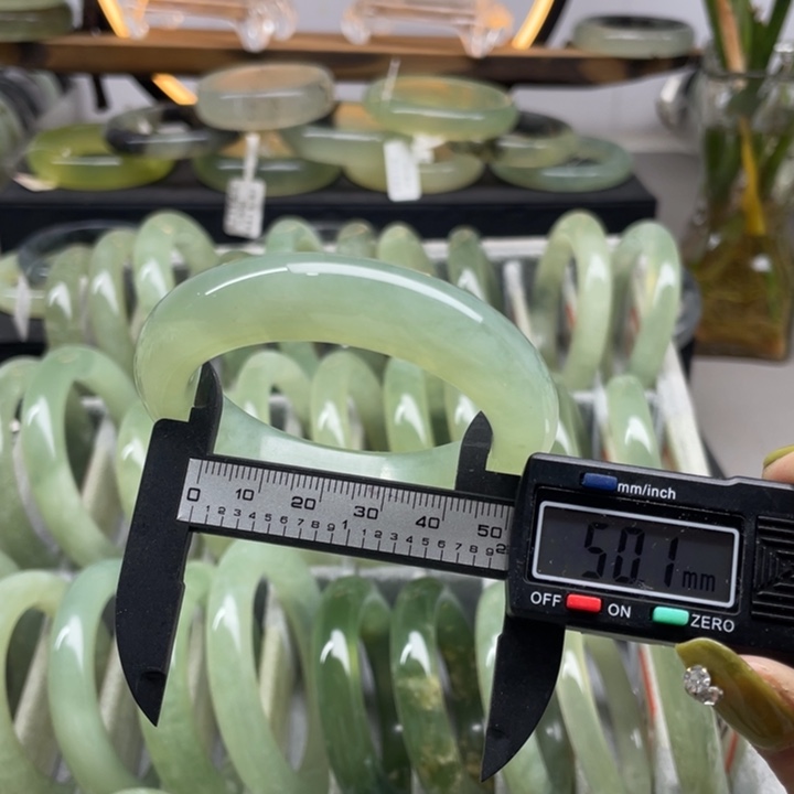 蛇纹石玉手镯未镶嵌159