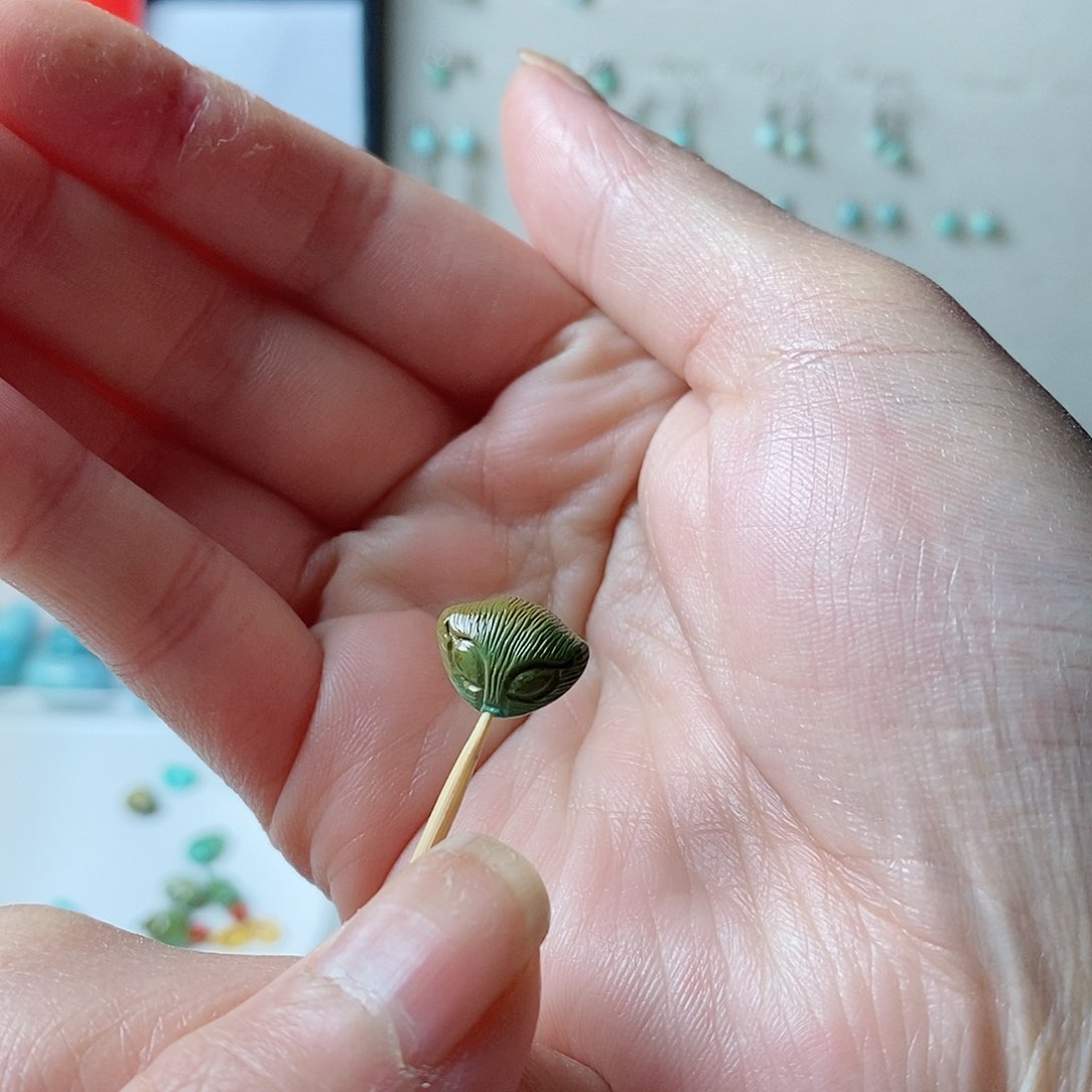 绿松石颈饰未镶嵌