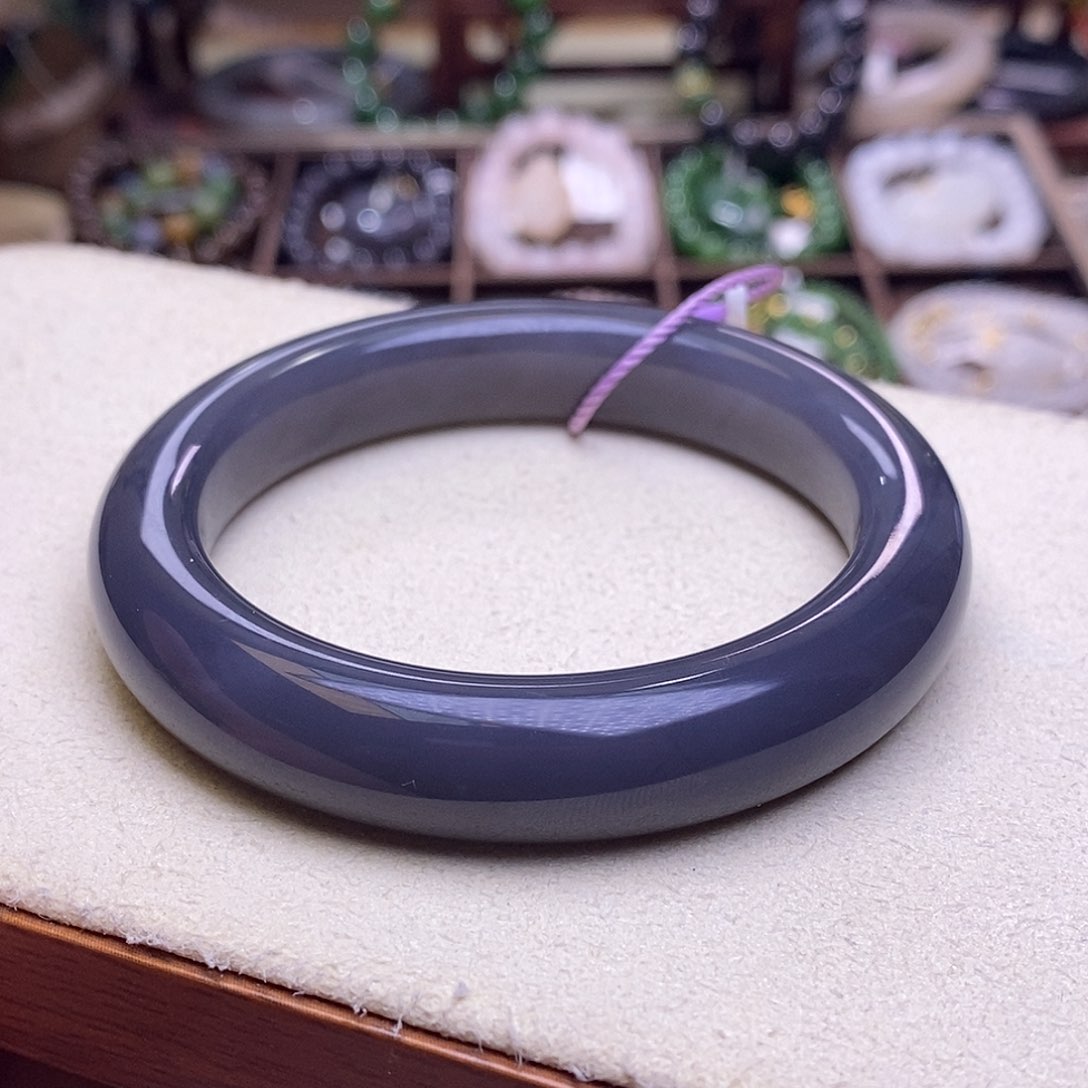 颈饰未镶嵌和田玉毕业级55烟紫老矿料葡萄紫高冰手镯