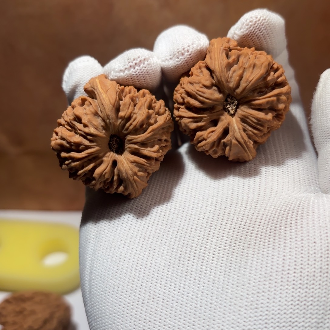 文玩核桃吊坠4号链接41魔瞳45克