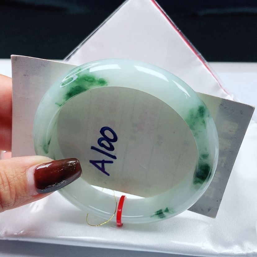 【闪购商品】翡翠手镯未镶嵌 正圈56+