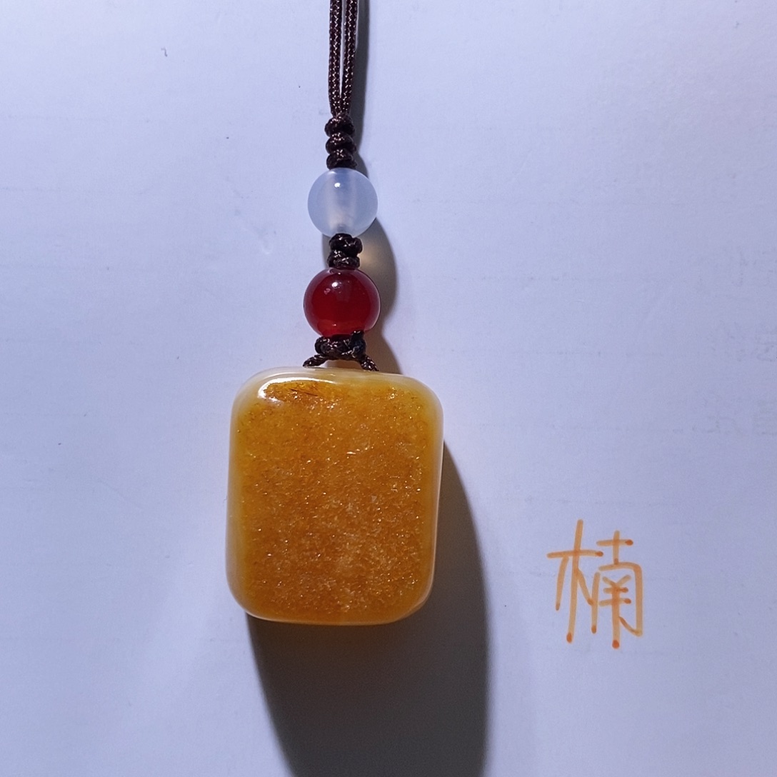 未镶嵌琥珀珠宝奇石