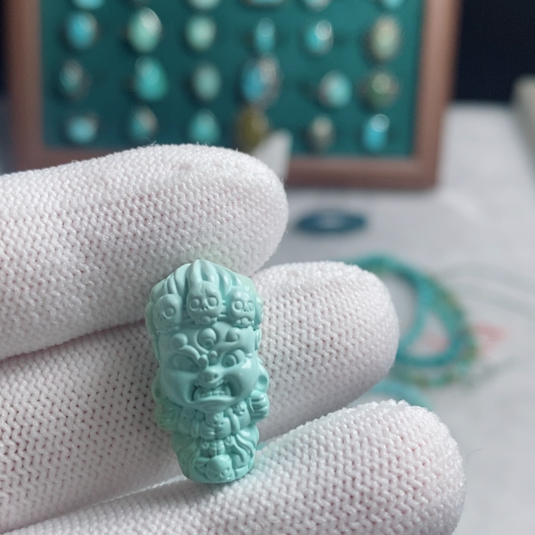 绿松石颈饰未镶嵌