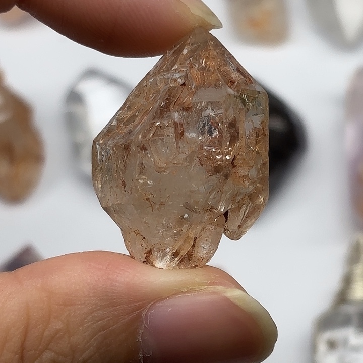 颈饰水晶未镶嵌巴基斯坦红泥闪灵钻31mm+