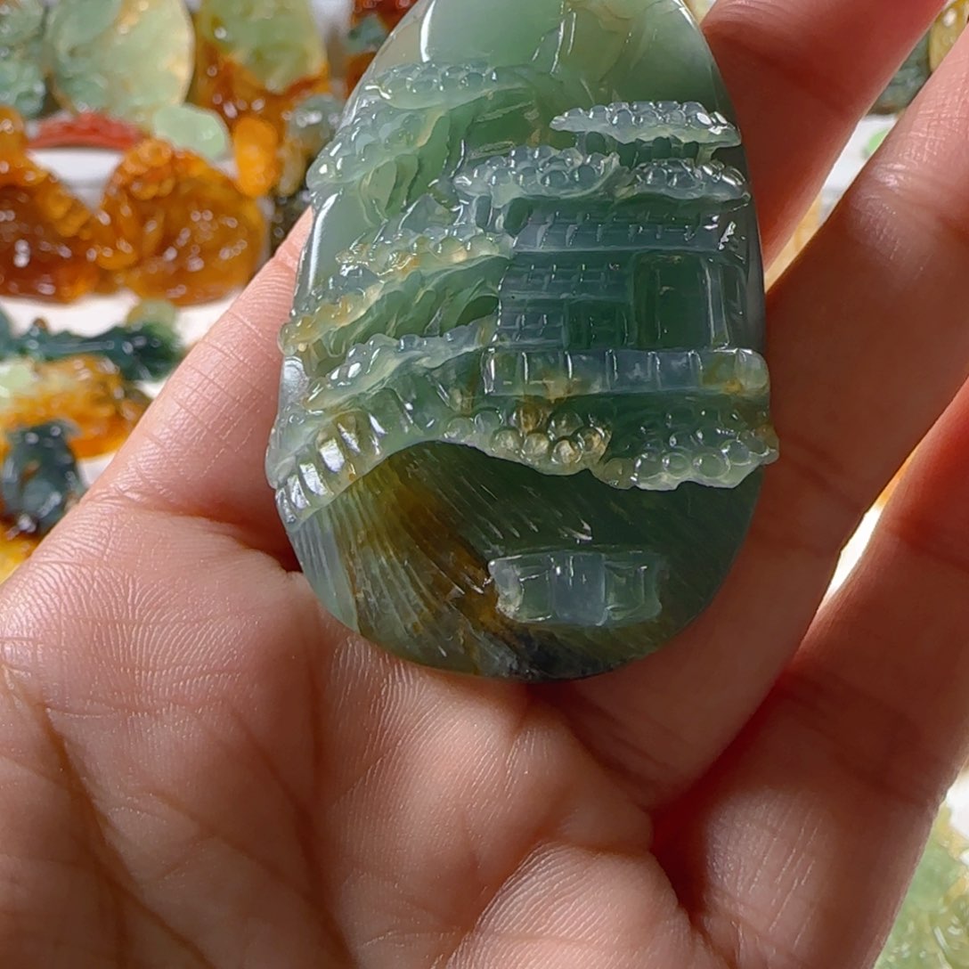 蛇纹石玉颈饰未镶嵌