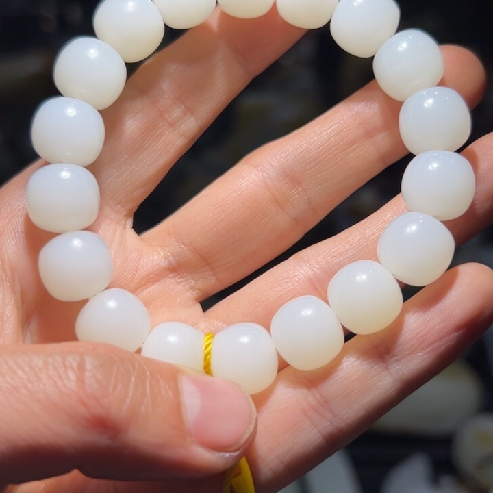 和田玉（白玉）车挂未镶嵌