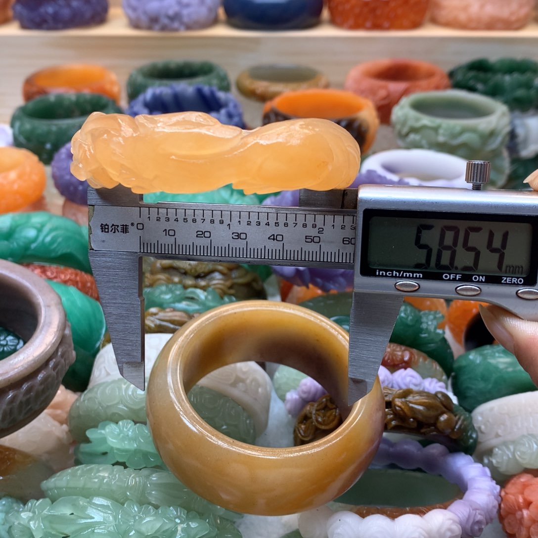 未镶嵌手镯石英质玉