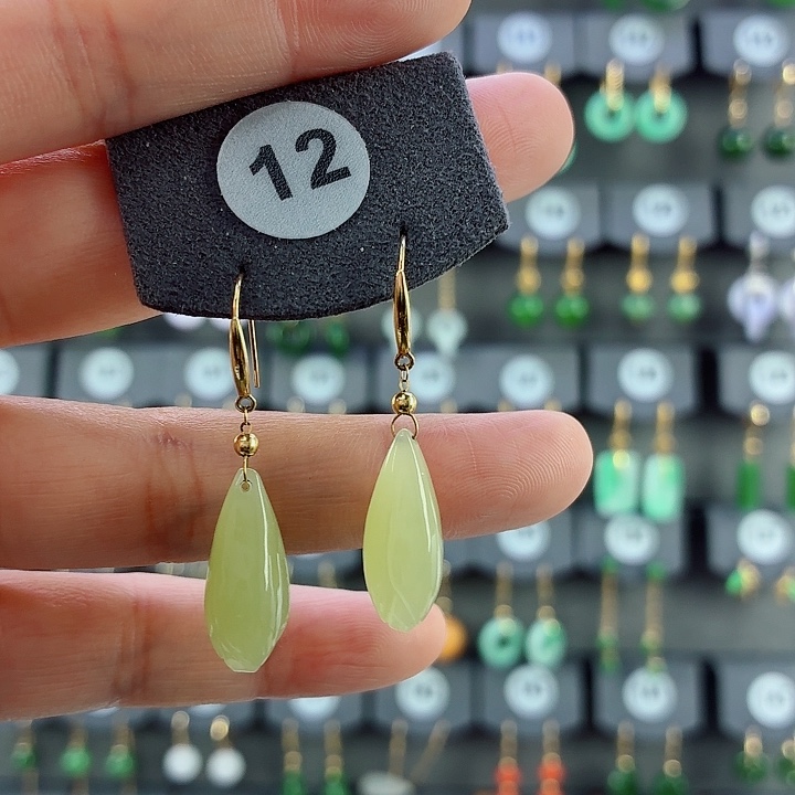 和田玉18K金镶嵌耳饰