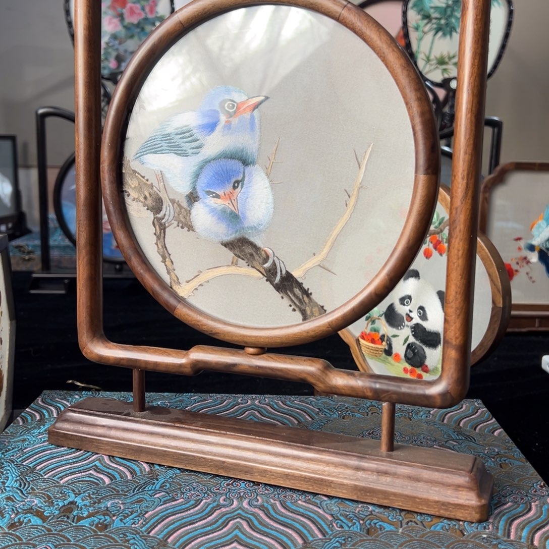 L***a刺绣纯手工刺绣双面绣