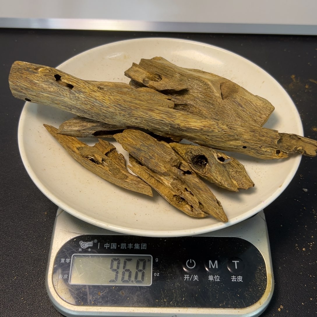 沉香沉香碎屑陆河虫眼