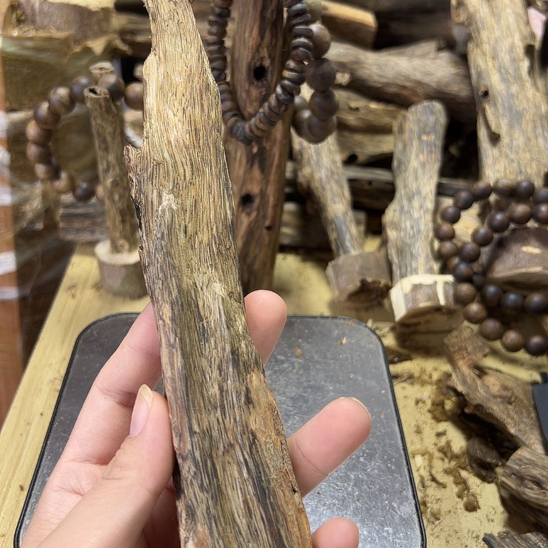 木绿奇楠虫漏59克