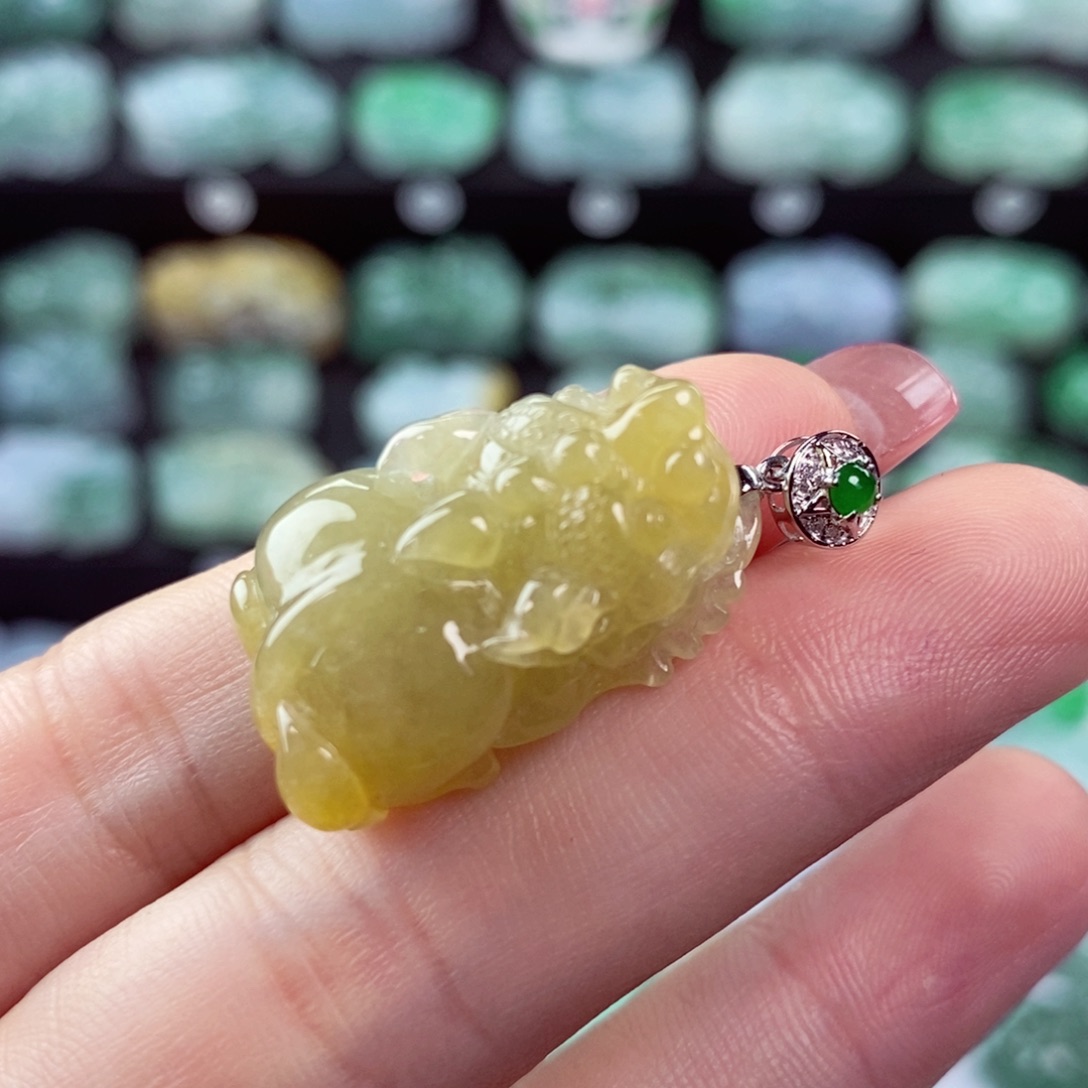 翡翠颈饰未镶嵌天然