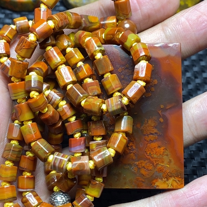 玛瑙/玉髓颈饰未镶嵌执*?