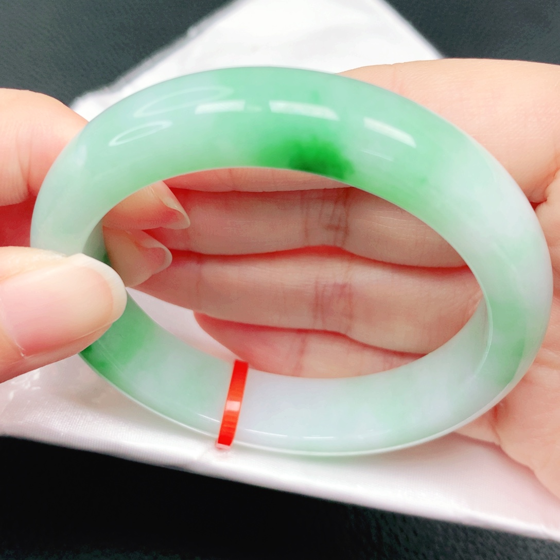 翡翠未镶嵌手镯54圈