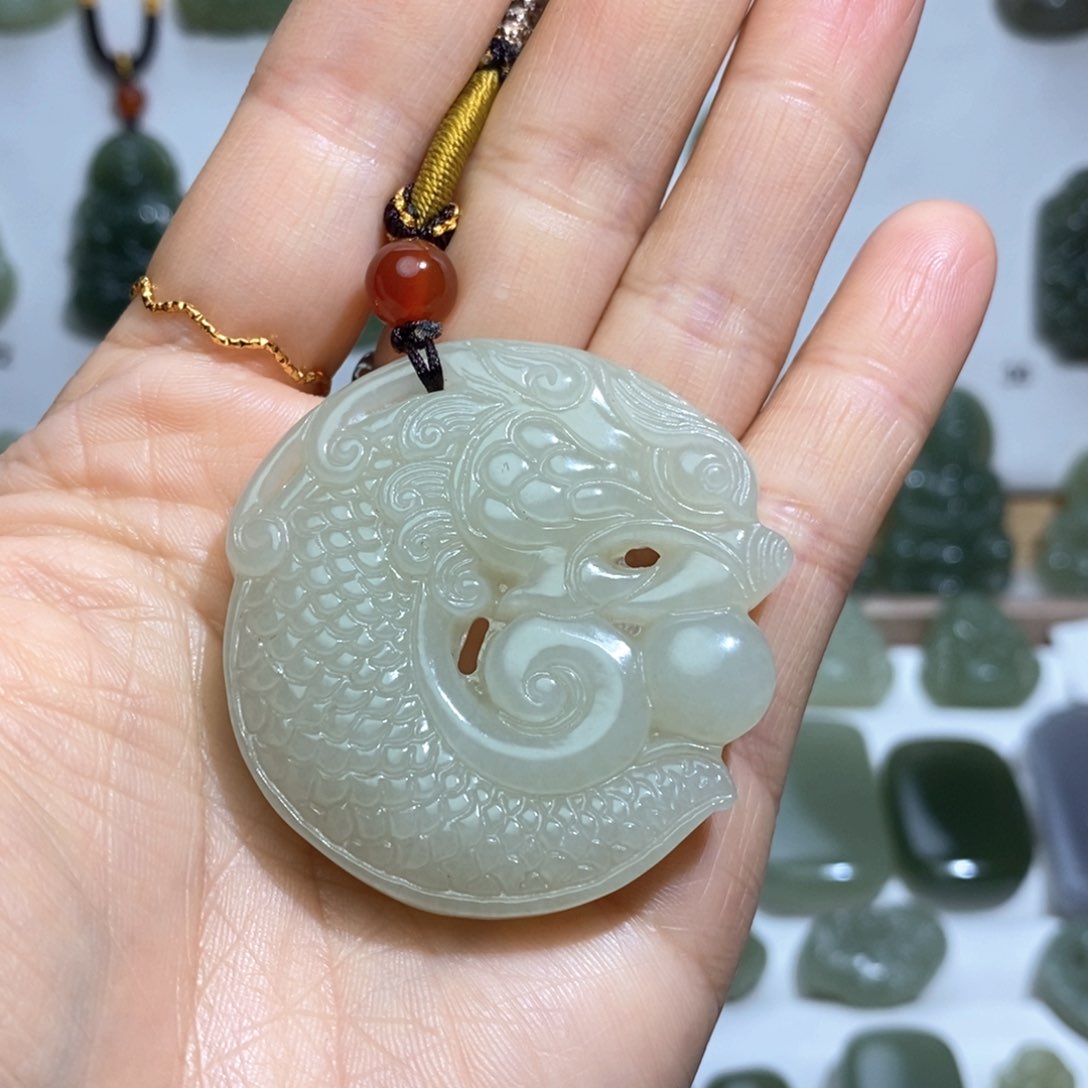 和田玉颈饰未镶嵌7**?