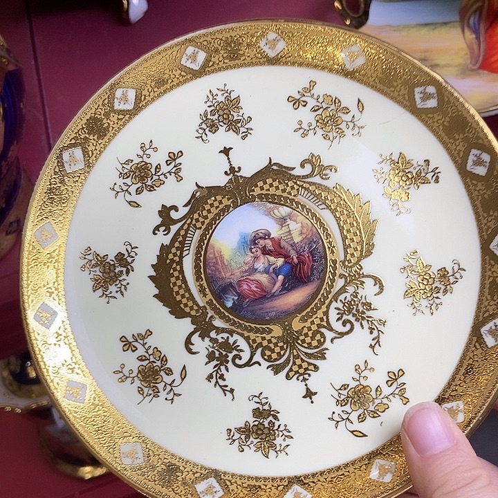 瓷片瑕疵2只…………………………………