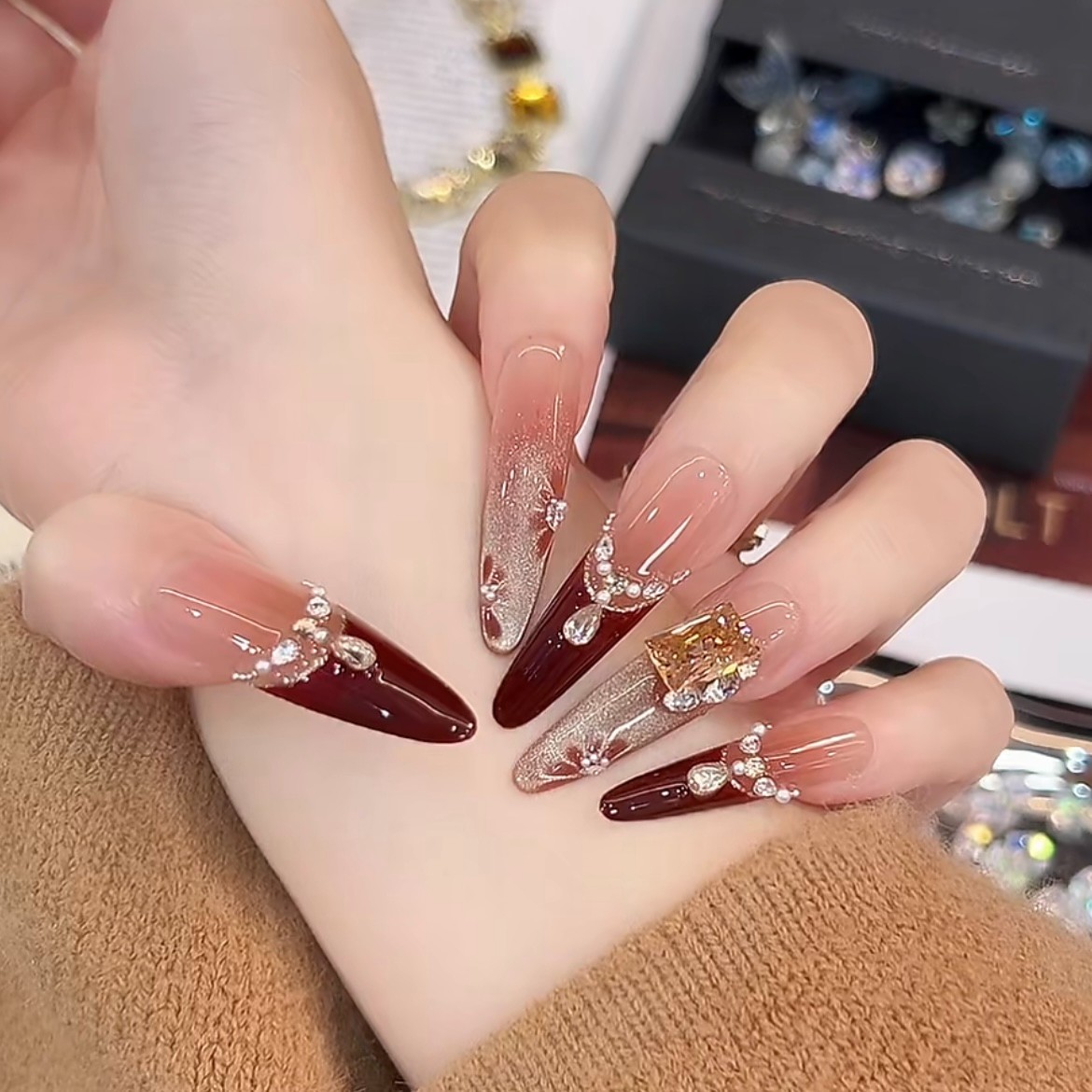 【 红心柚】抒雅手工穿戴甲纯欲气质指尖渐变淡雅高级指甲贴