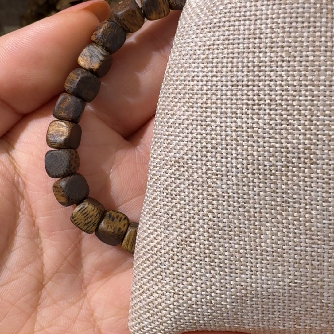 沉香碎屑沉香奇楠沉香树心油卡6方珠单圈 多样性发其一