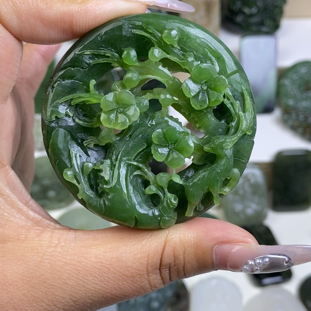 和田玉吊坠未镶嵌