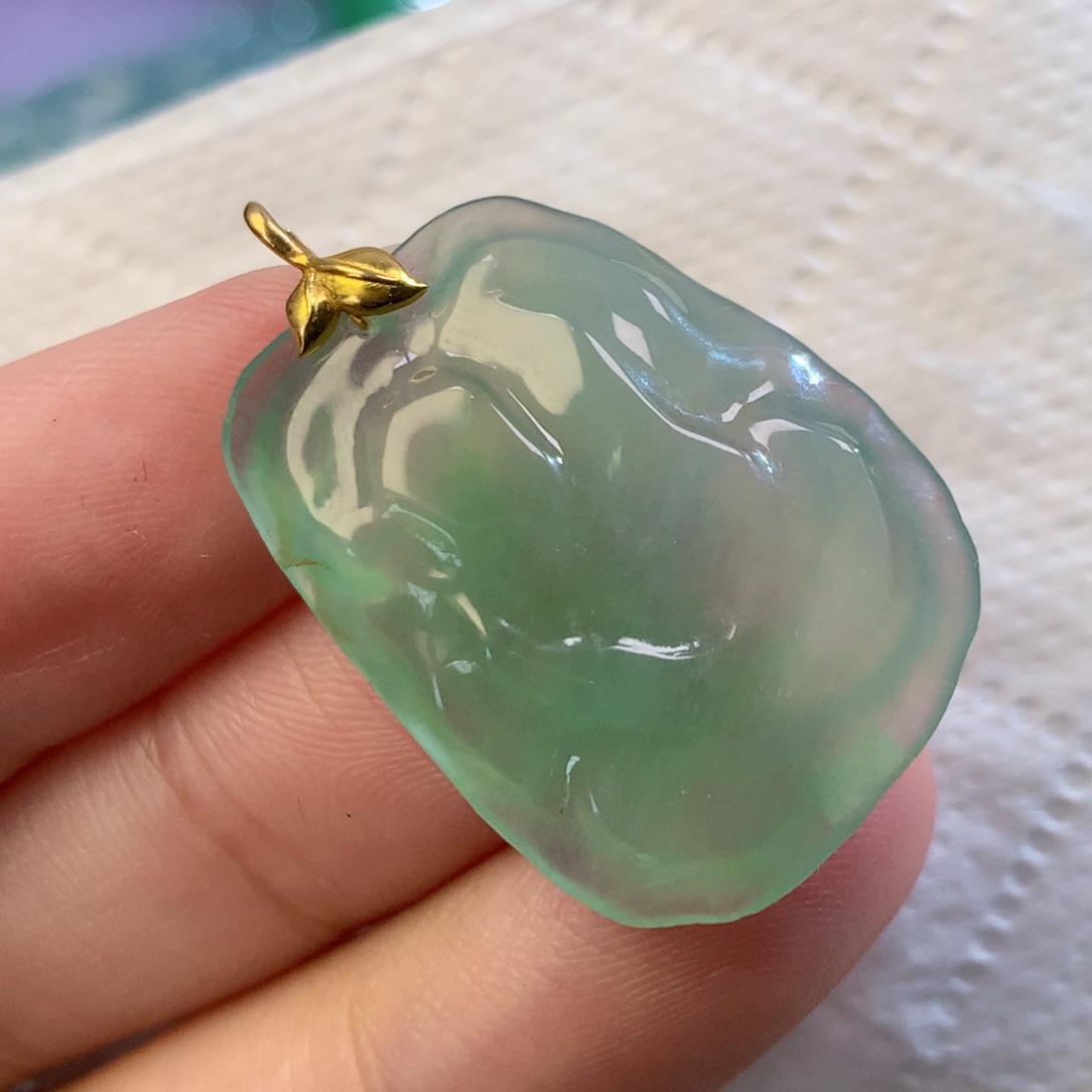 用***9翡翠未镶嵌吊坠(不含链)