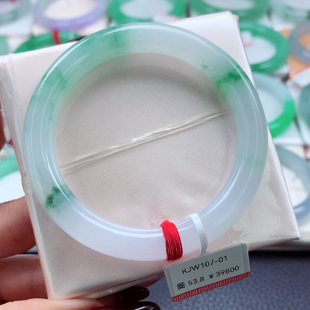 翡翠手镯未镶嵌53.54.55冰胶绿飘花 超性比价 