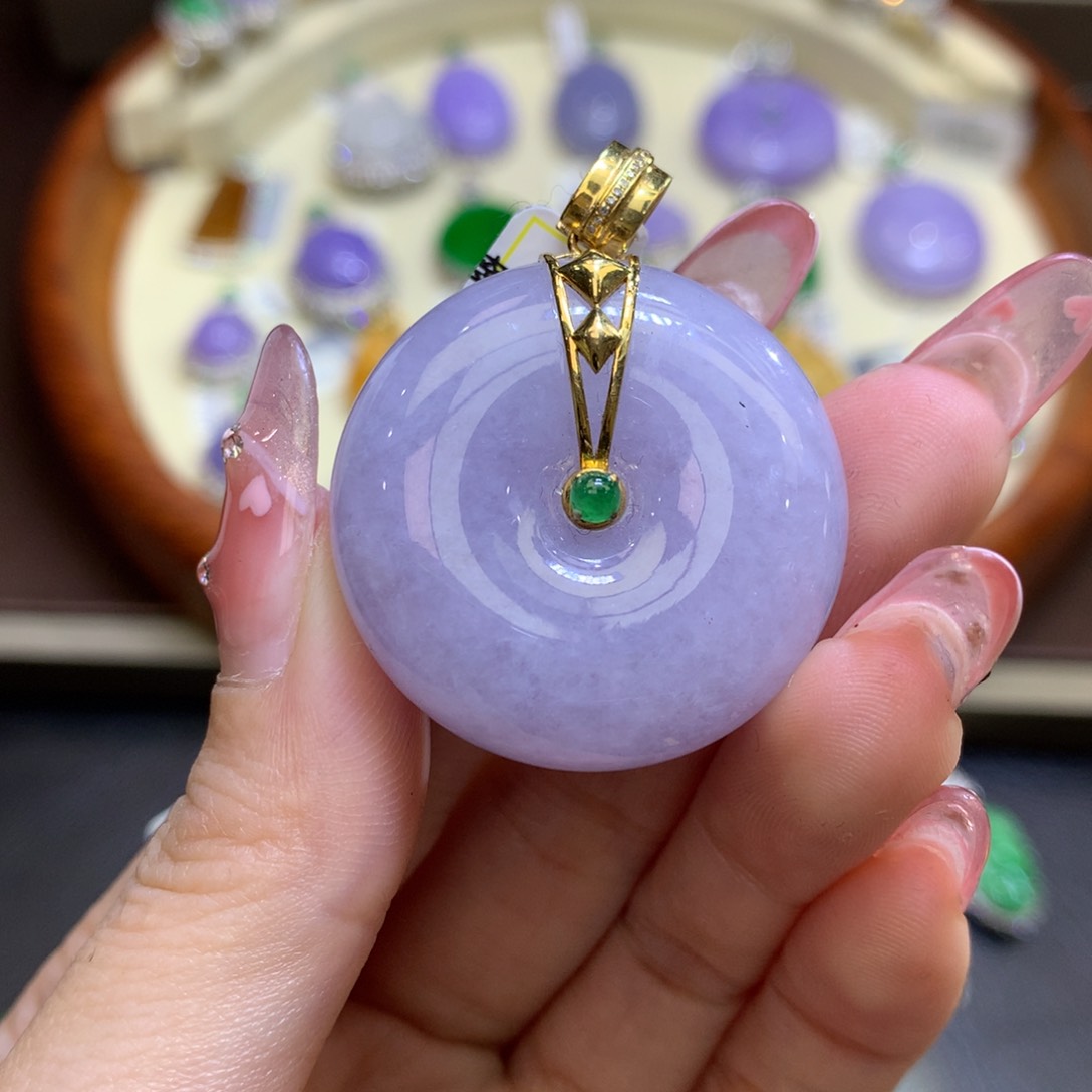 翡翠颈饰18K金镶嵌翡翠