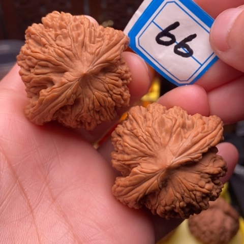 文玩核桃吊坠麦虎42