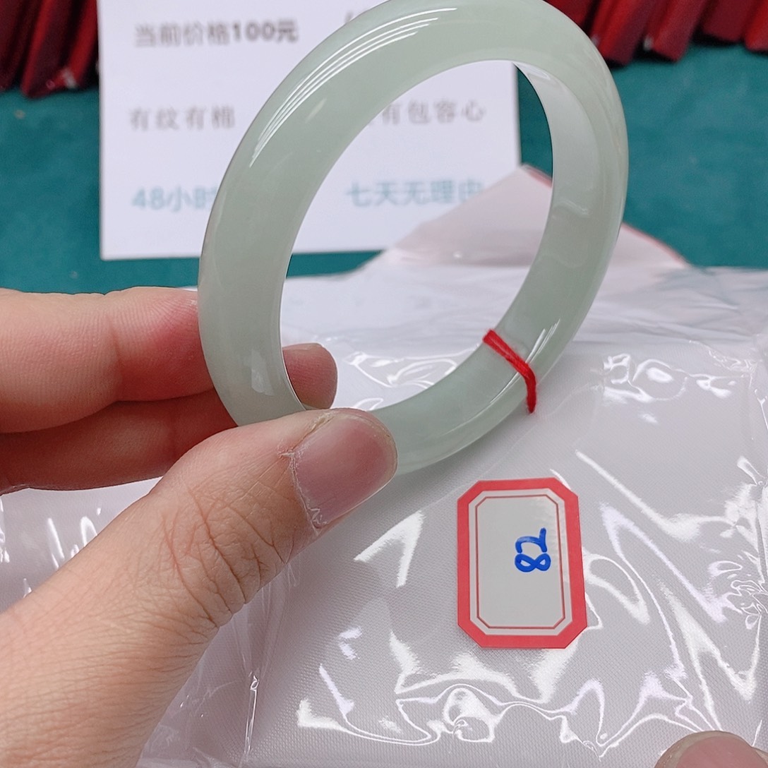 翡翠手镯未镶嵌飘****哥8222222222