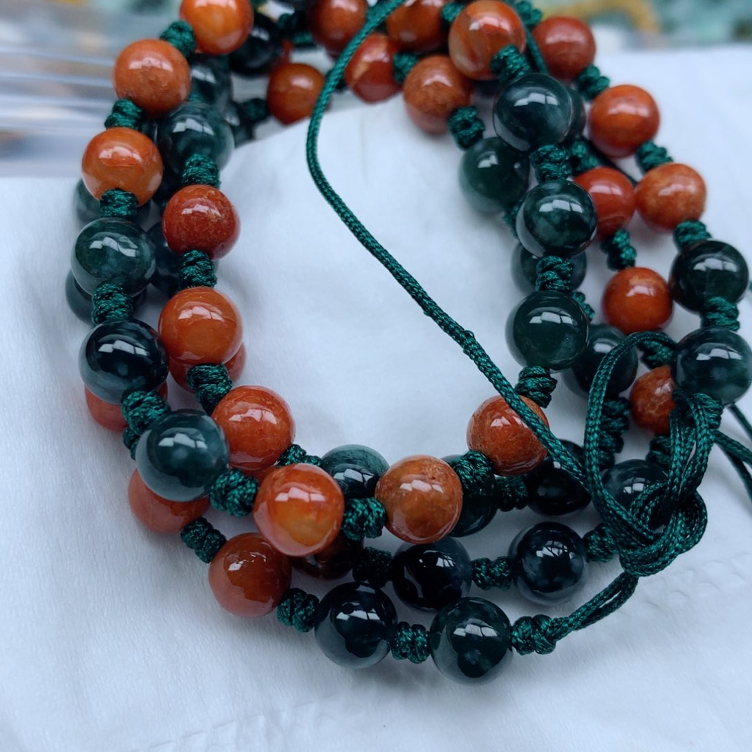 翡翠颈饰未镶嵌手串