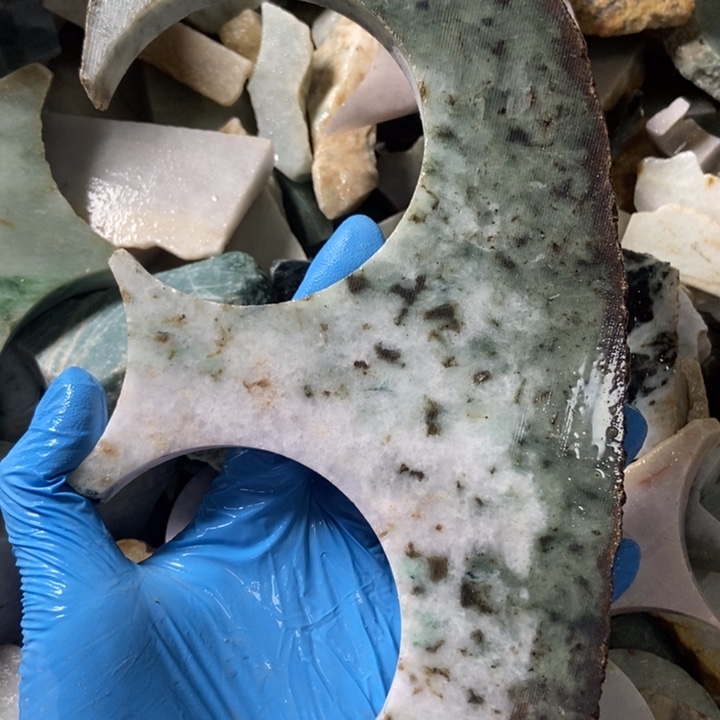 翡翠颈饰未镶嵌天然翡翠