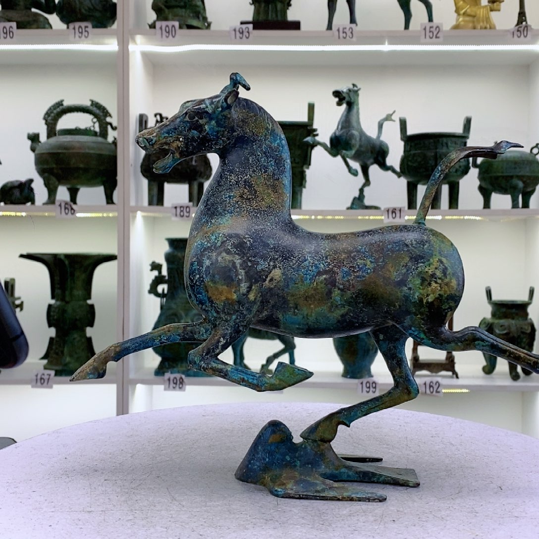 黄铜马踏飞燕铜摆件