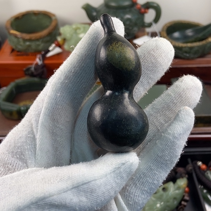 岫岩河磨玉（透闪石质玉）未镶嵌把件