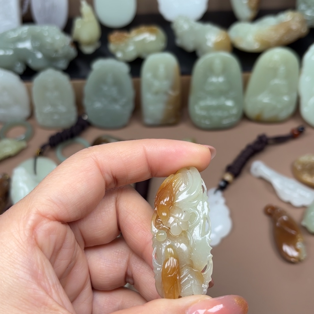 和田玉颈饰未镶嵌