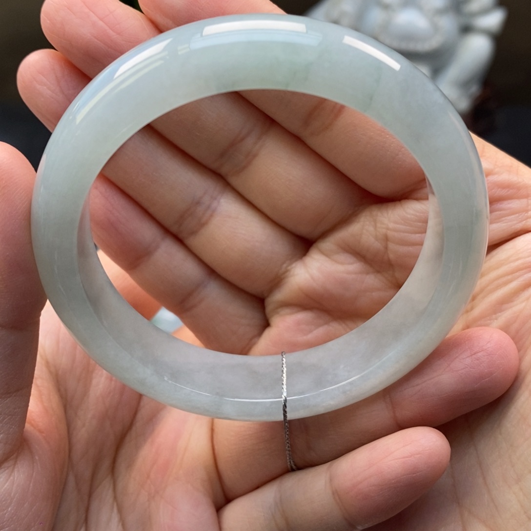 翡翠手镯未镶嵌天然