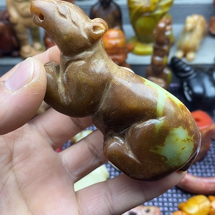 未镶嵌蛇纹石玉颈饰