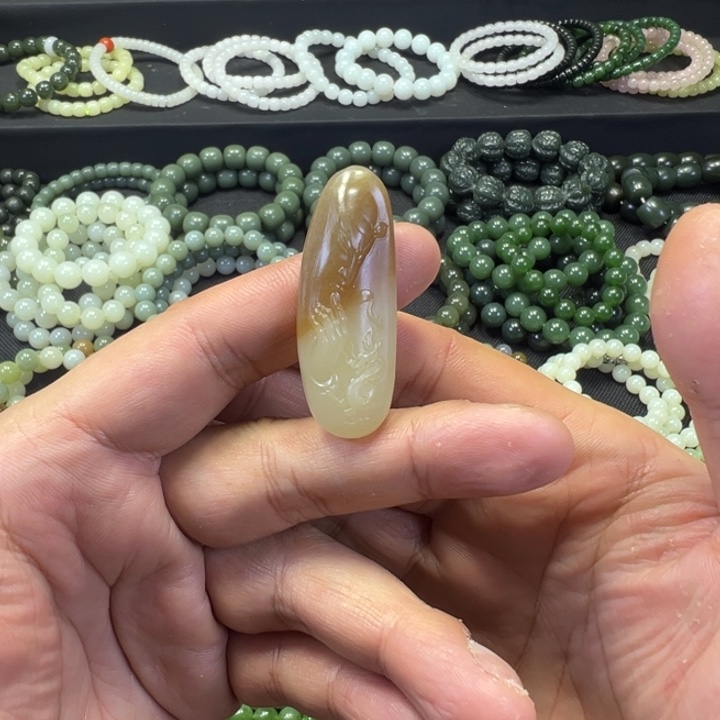 和田玉未镶嵌项链