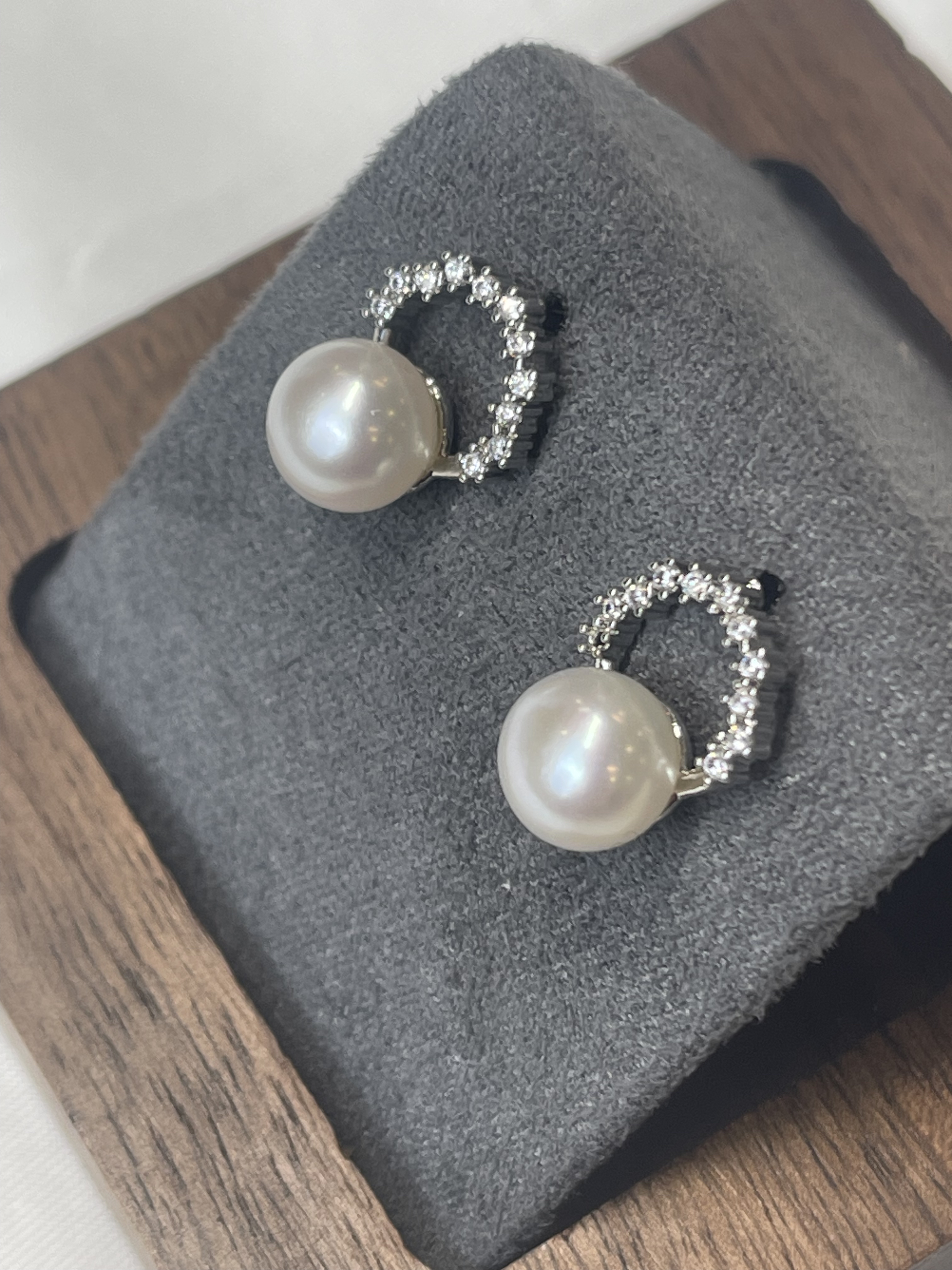 【YzzM珍珠】2025爆款“雪绒花”极光满钻天然珍珠耳钉S925银设计款