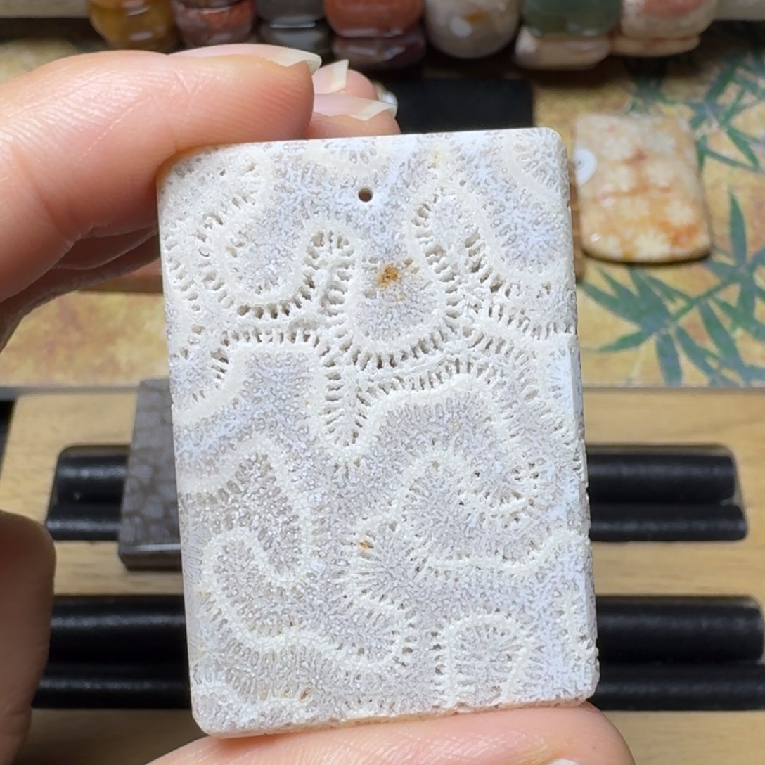 硅化玉未镶嵌有点闪有点紫