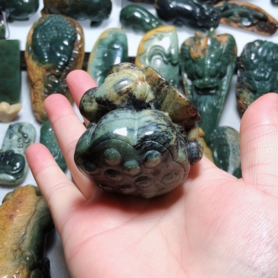 岫岩河磨玉（透闪石质玉）把件未镶嵌