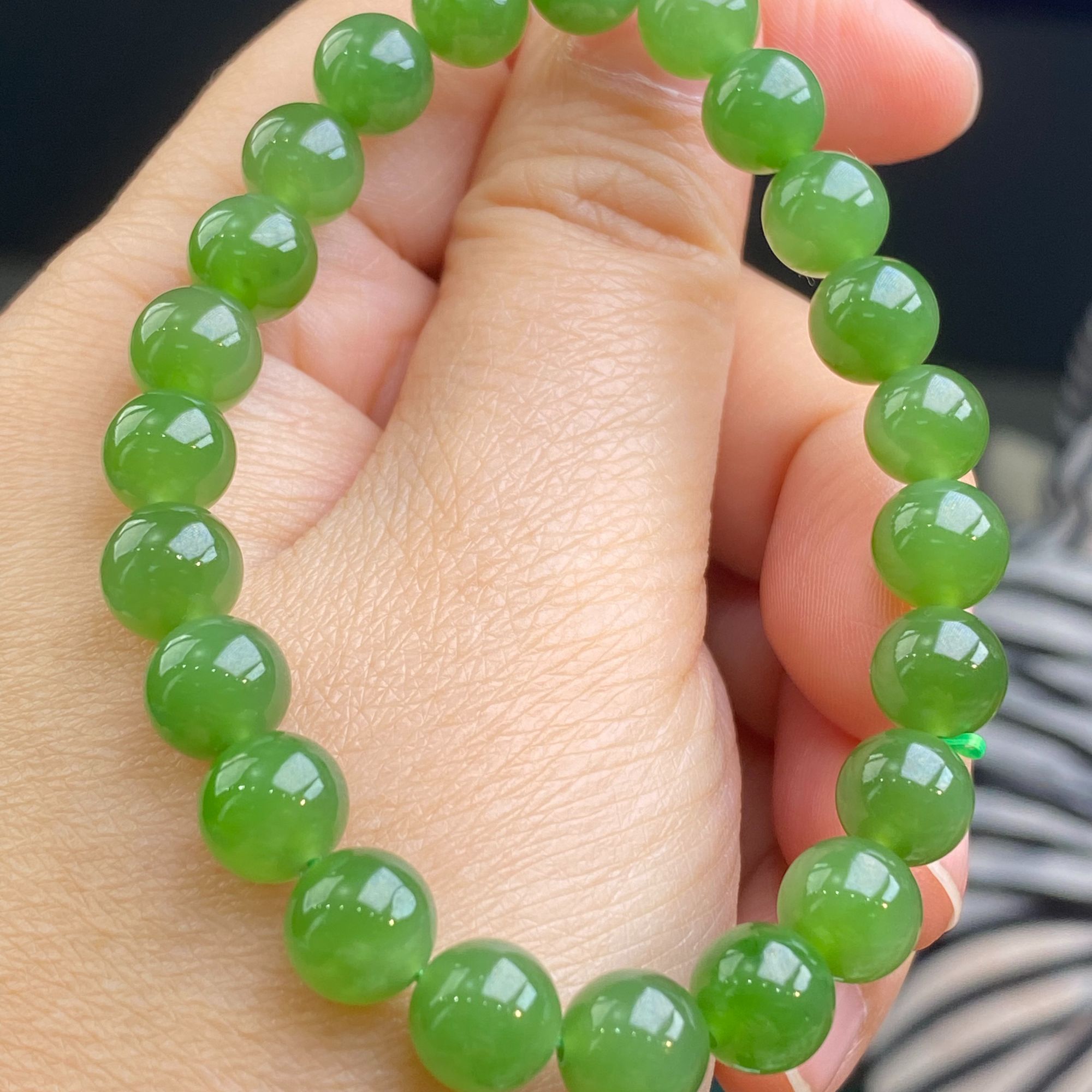 约8mm高品质和田玉碧玉圆珠单圈手串