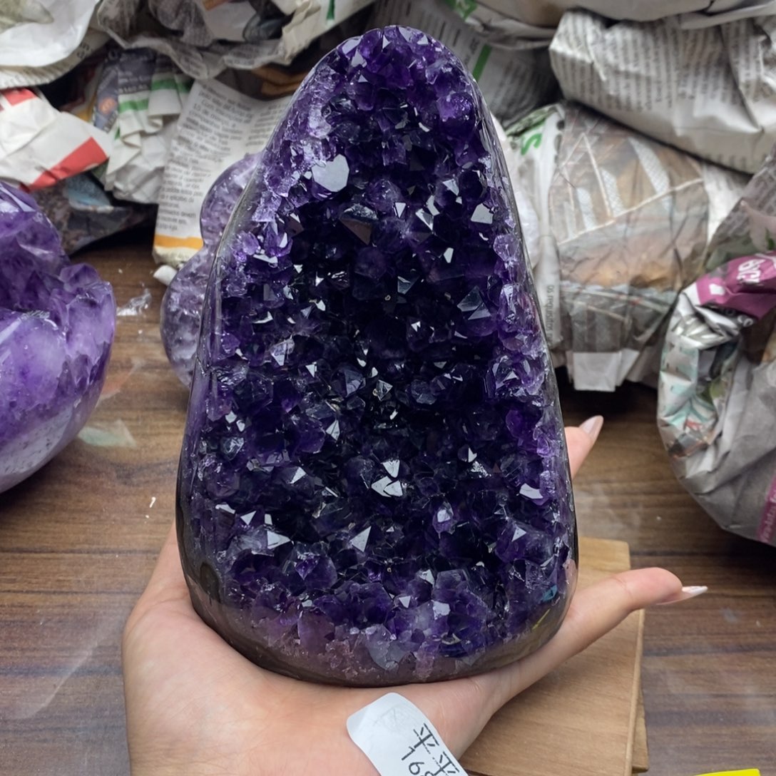 乌拉圭未镶嵌紫晶
