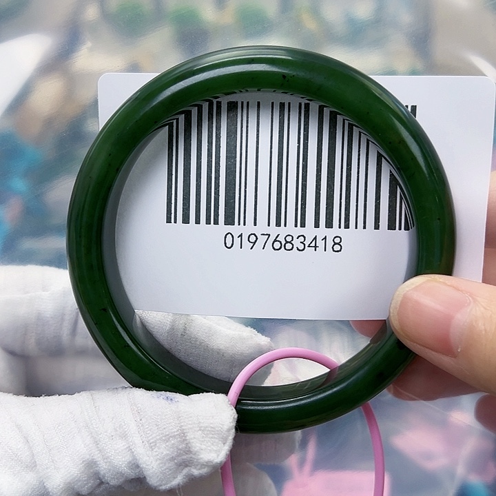 和田玉未镶嵌手镯微瑕60