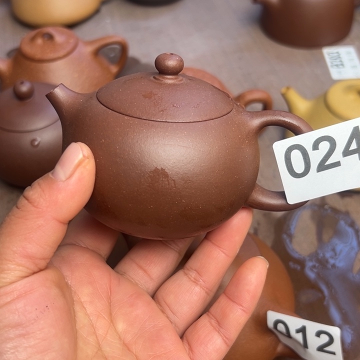 紫砂茶壶梁*底槽清半手工180cc瑕疵